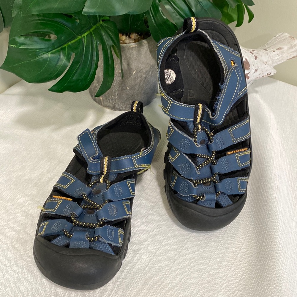 Keen Little Kid's Blue Hiking Walking Water Sandals Size 13